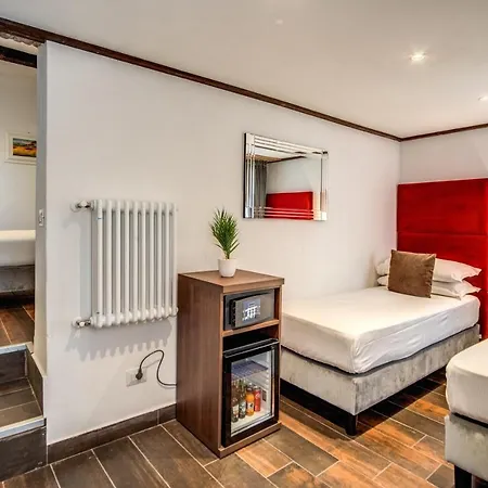 ゲストハウス Piazza Di Spagna Comfort 3*