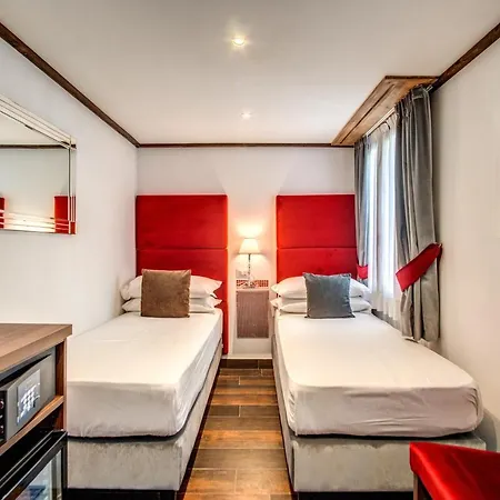 Piazza Di Spagna Comfort בית הארחה