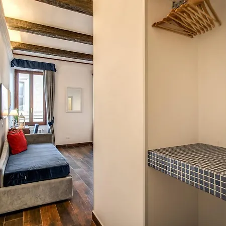 בית הארחה Piazza Di Spagna Comfort 3*