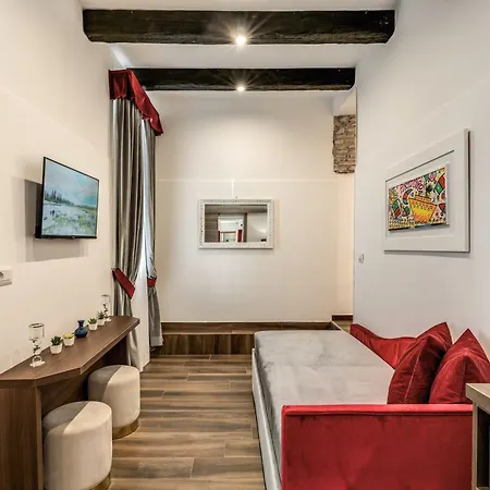 Πανσιόν Piazza Di Spagna Comfort 3*