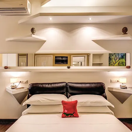 בית הארחה Piazza Di Spagna Comfort 3*