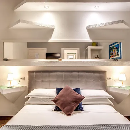 Piazza Di Spagna Comfort 3*