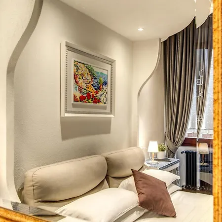 Piazza Di Spagna Comfort Гостевой дом 3*
