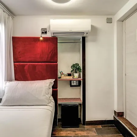 Piazza Di Spagna Comfort 3* Рим